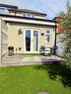 Cosy home, Private garden, Quite, 2 bed & sofa bed - 4