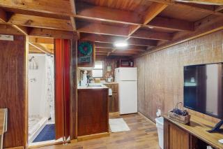 Suite West C - 7