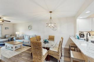 Colonnade Club 181 - 6