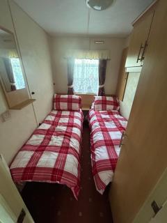 DMJ Caravan 6 Berth The Chase Ingoldmells - 4