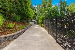 Campus Forest Retreat - 8