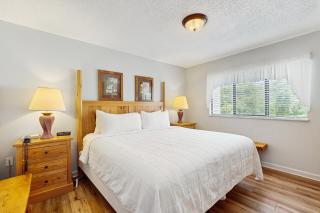 Laurel Inn Condominiums - Gatlinburg Getaway - 1
