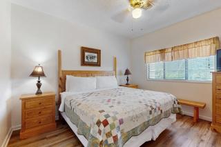 Laurel Inn Condominiums - Black Bear Boogie - 1