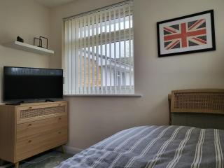 House in Windsor - 3 bedrooms - 2
