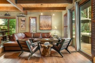 Private Hot Tub, Pet Friendly, Beds for any group dynamic - 0