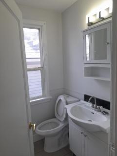 Bright & Chic 3-Bed Unit for Family or Business by UofA, Whyte Ave, Downtown in Edmonton - Edmonton - 1