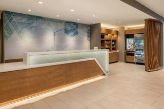 SpringHill Suites by Marriott Eau Claire - 9