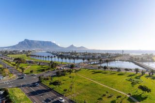 Modern 1 Bedroom Table Mountain View Hideaway, Milnerton - 5