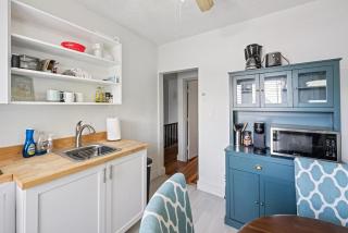 The Tarpon Flat Bright 1BR Downtown Retreat - 3
