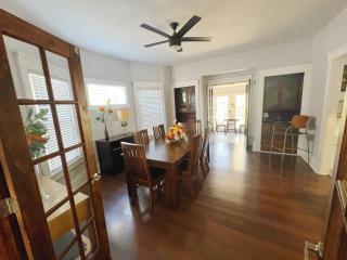 The Uno Room first floor 10 min d-town 15 airport - 4