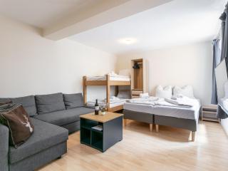 Town House 1 - 5