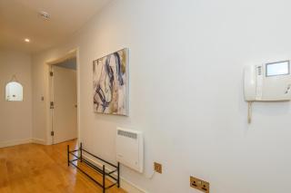 Central Luxury Apartment - Perfect for business stays - 2