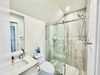 One-Bedroom Suite in Gibsons - 5