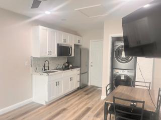 Beautiful 1 Bed Studio - 2