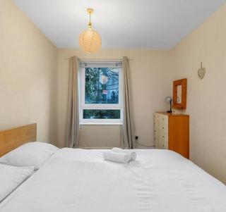 Charming Edinburgh Apartment with City Views - 2