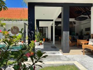 Villa Mint Dua, Peaceful 3BR Villa - Near La favela Seminyak - 1