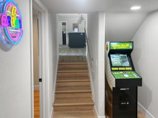 Desert Pearl Hot tub for 8 Pool BY Games - 6