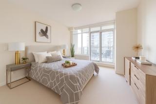 Modern and Spacious 2BR Apartment in Coal Harbour - Vancouver - 0