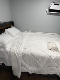 The private Nook - Newark - 8