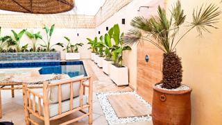 Large Private Pool, Breakfast Included, Near Golf - 3
