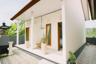 Puri Indah Inn Guest House - 9