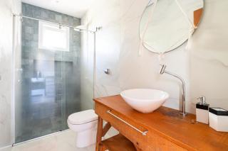 Casa próxima ao mar andar térreo - Florianópolis - 1