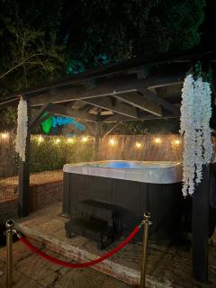 The Farm Rooms - Stapleford Tawney - 9