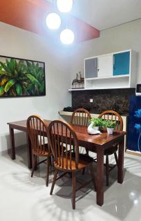 Hepiyuk Homy Villa Dparis - 9
