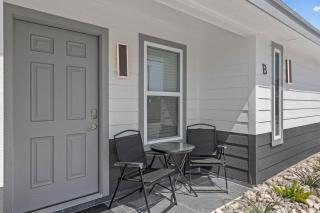 Stylish New 2B1B near SpaceX - Brownsville - 1