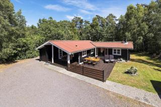 1611-Aakirkeby-Fyrrebakken-5 - 0