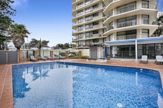 Stylish Apartment with Ocean Views & Amenities - 6
