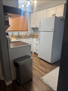 Bright and Peaceful Apt in Midvale - 1
