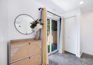 Modern 2BR Gem Near UW & Lake Trails & Garage - 3