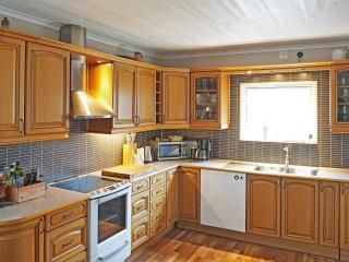 Villa in Town Near Sea and Beach - 4