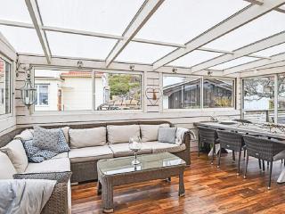 Villa in Town Near Sea and Beach - 3