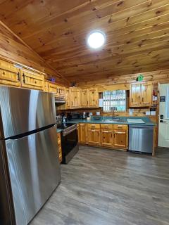 Hillside Hideaway Cabin - 1