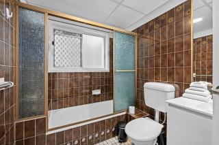 Sunny Coastal Escape-In the heart of Broadbeach - Gold Coast - 1