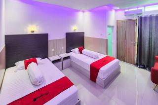 RedDoorz near Mutiara SIS Al Jufrie Airport Palu 3 - 4