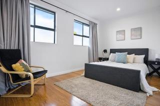 Modern house 2 story 4brs 3bath - 2