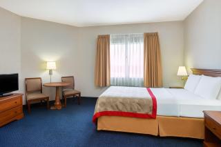 Ramada by Wyndham Hawthorne/LAX - 1