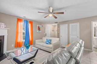 Spectacular Quiet Townhome with Modern Comfort - 7