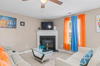 Spectacular Quiet Townhome with Modern Comfort - 2
