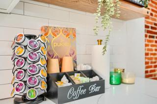 Cozy FedHill Gem plus Parking and Walk to Harbor and Stadiums - 1