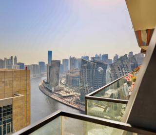 Stylish 1BR in Binghatti Canal, Business Bay - 1