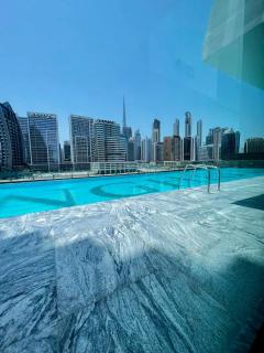 Stylish 1BR in Binghatti Canal, Business Bay - 0