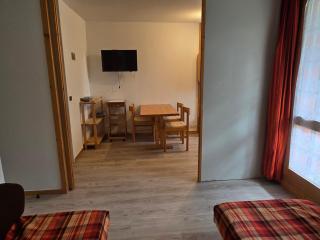 Studio Fonctionnel avec Terrasse – Proche Pistes et Centre Station – Casier à Skis – Animaux Admis - FR-1-181-2541 - 5