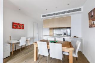 'Evara' Resort-Style Living by Yarra River and Crown - 2