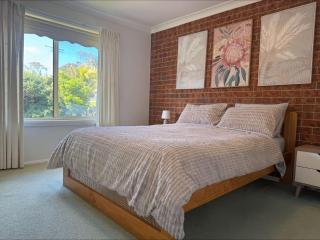 Grand Spindrift - Entire Waterfront House - 7