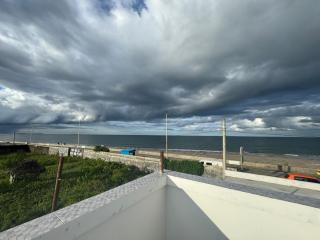Beachfront Staycation-The Residence - - 7