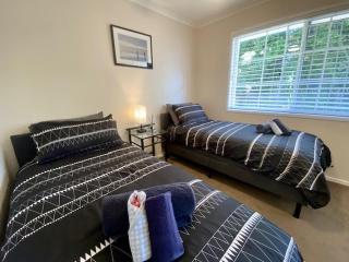 New Farm Home - Relaxing Private City Retreat - Sleeps 6 - 3